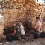 Sul Informação - Escavações arqueológicas no cerro do Castelo de Alferce voltam a surpreender