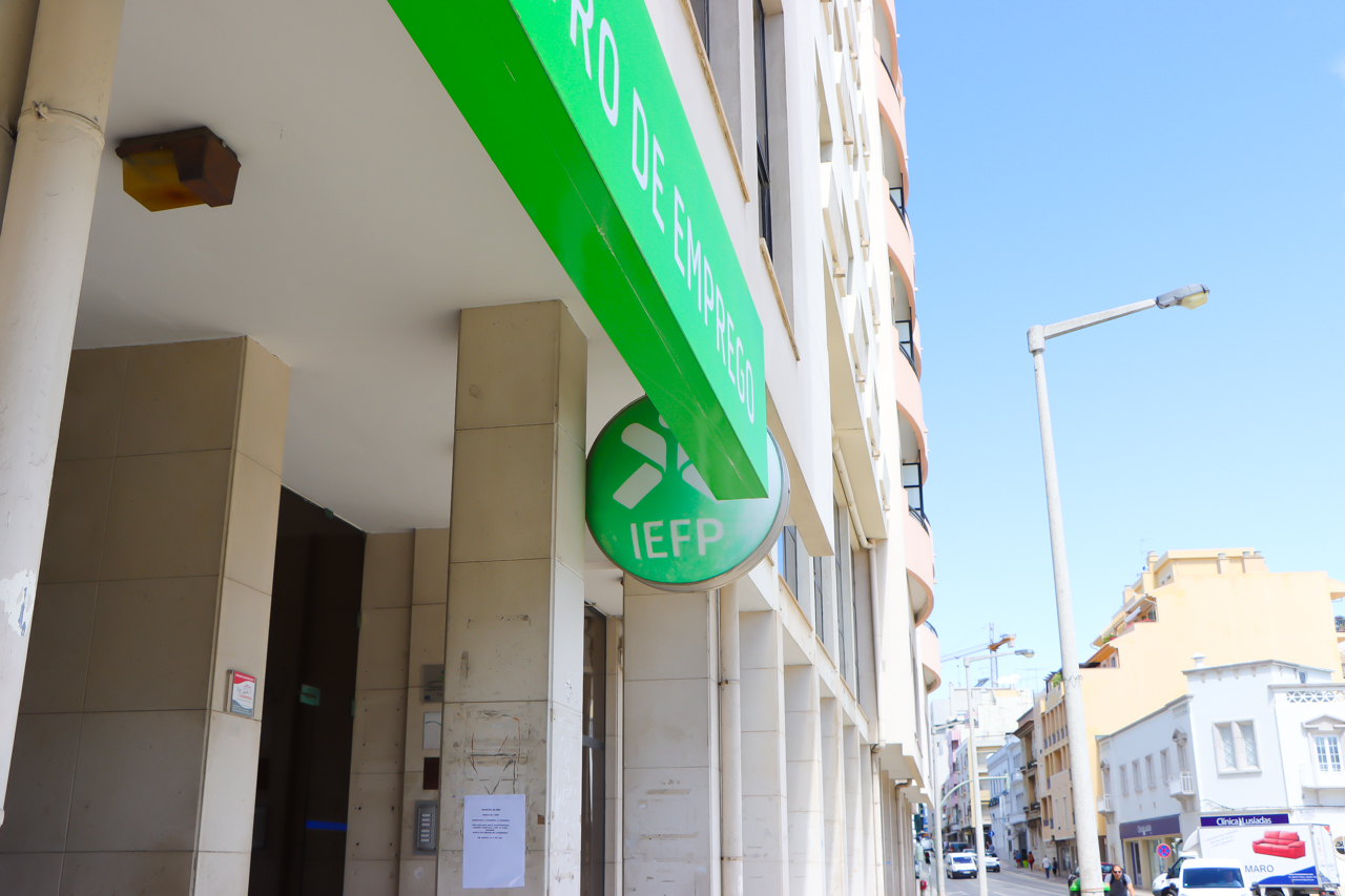 Sul Informação - Taxa de desemprego subiu para 7% em Junho