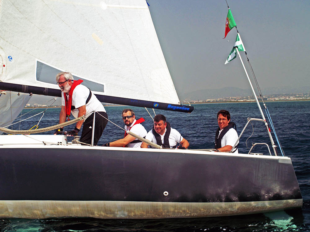 Sul Informação - Grupo de Velejadores do GCN de Faro lança-se na competição da vela de cruzeiro