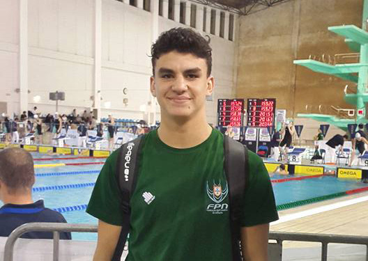 Sul Informação - Nadador do Louletano Cláudio Rodrigues vence duas medalhas de ouro na Taça Latina