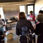 Sul Informação - Comida Esquecida levou comensais à horta do Senhor Álvaro para colher e cozinhar