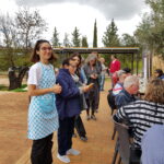 Sul Informação - Comida Esquecida levou comensais à horta do Senhor Álvaro para colher e cozinhar