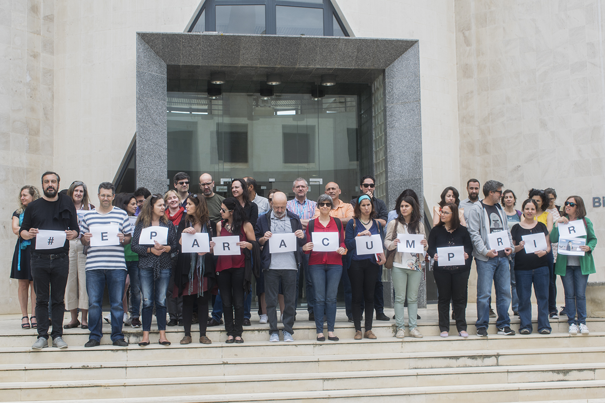Sul Informação - Lei «é para cumprir» exigem bolseiros e docentes da Universidade do Algarve