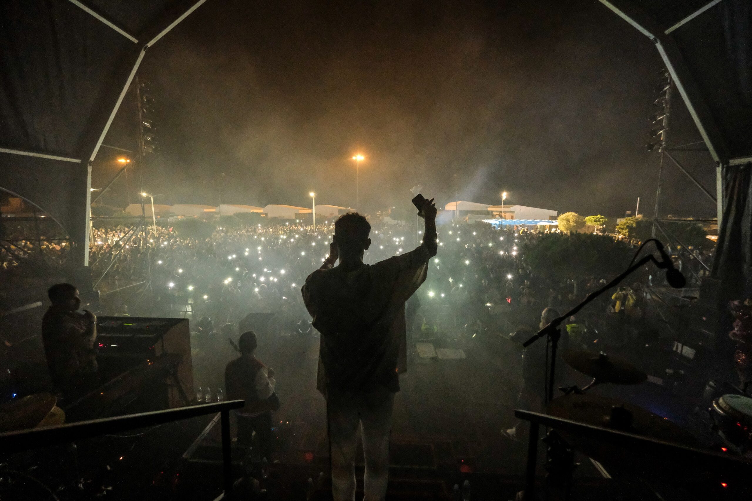 Sul Informação - Música, fogo de artifício e desporto: milhares despediram-se de 2022 em Quarteira