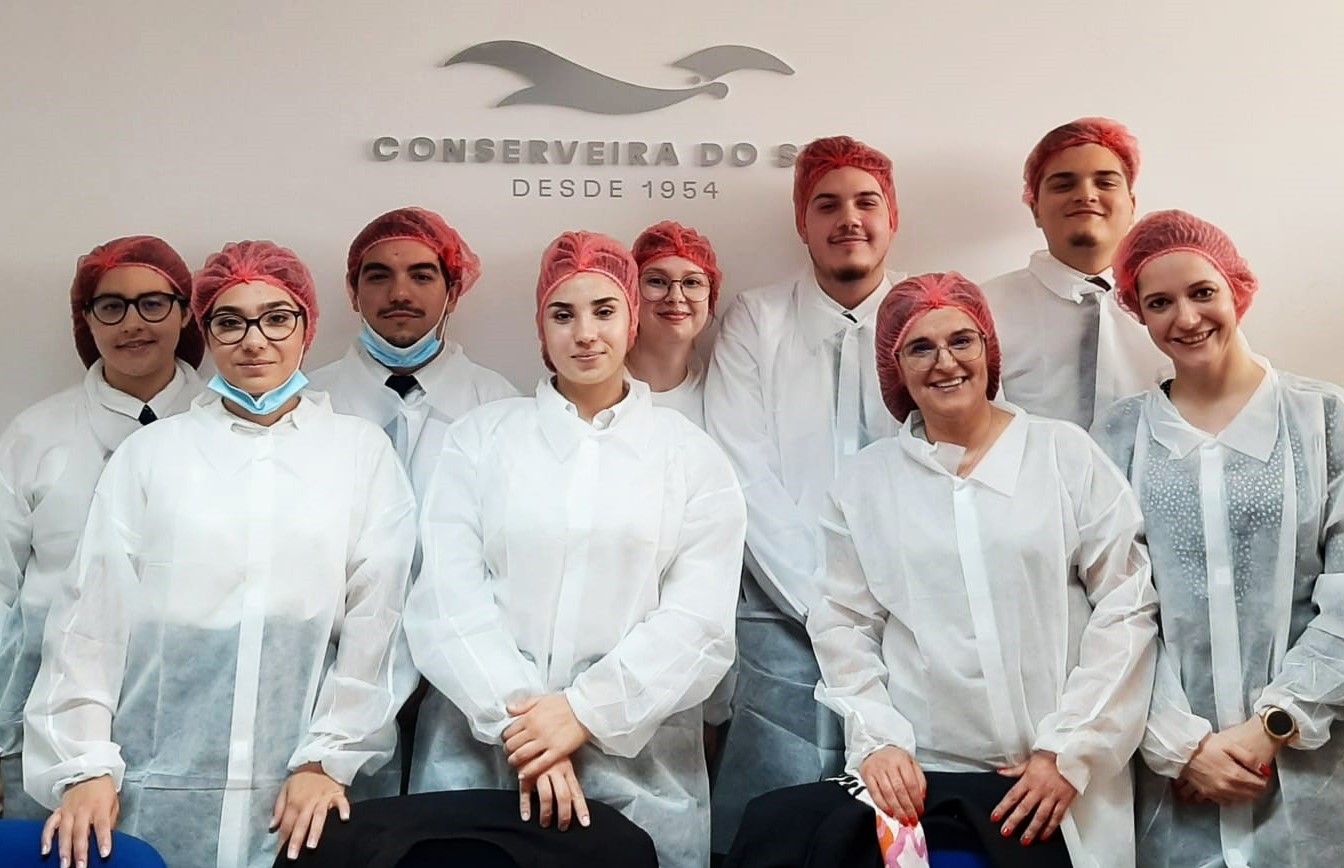 Sul Informação - Alunos da EHT do Algarve envolvidos no lançamento de novos produtos da indústria conserveira