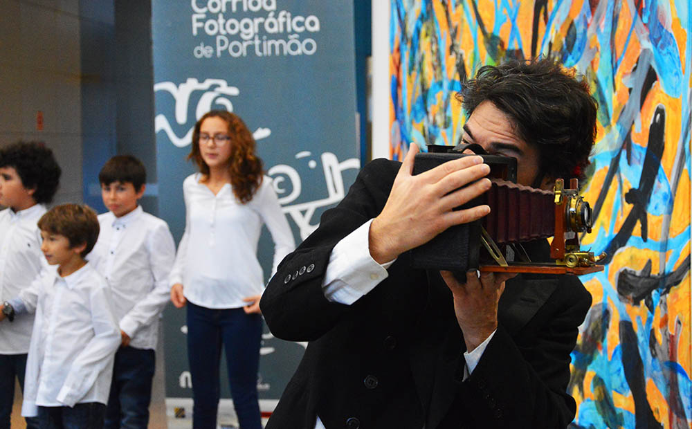 Sul Informação - Houve fotógrafos de várias épocas e música coral na entrega dos prémios da Corrida Fotográfica de Portimão