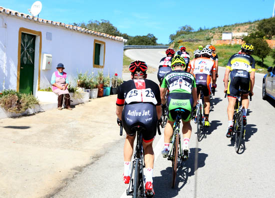 Sul Informação - Troféu Alpendre traz pelotão cada vez mais internacional ao Algarve