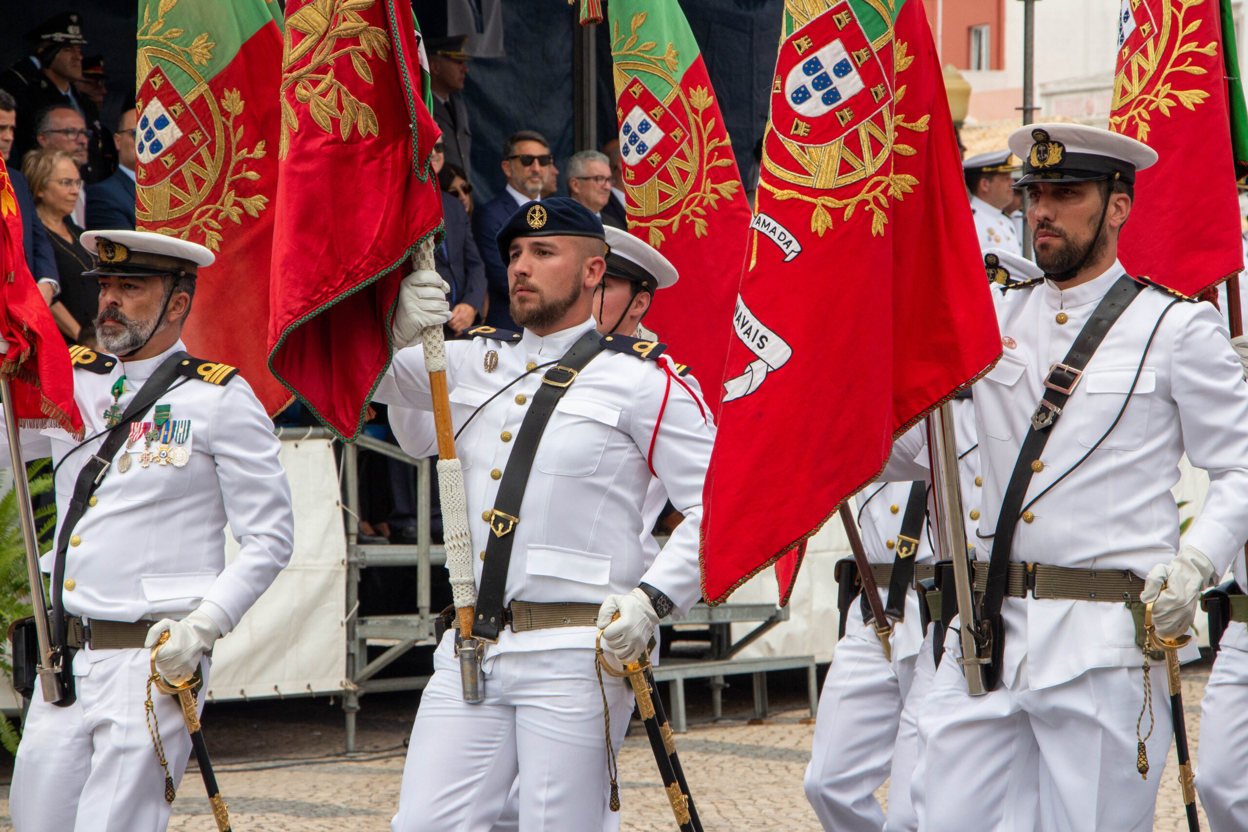 Sul Informação - Cerimónia Militar do Dia da Marinha levou centenas à baixa de Faro [com fotogaleria]