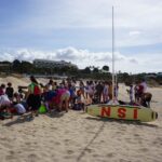 Sul Informação - Alunos de Portimão andaram nas praias de Alvor à procura d’Os Suspeitos do Costumes