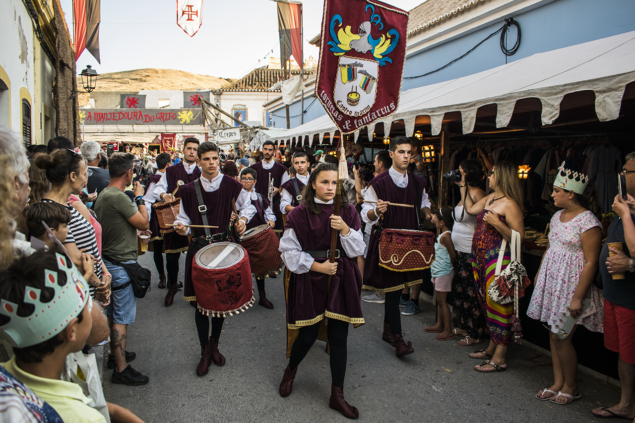 Sul Informação - Castro Marim regressou à época medieval com desfile histórico