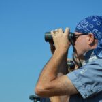 Sul Informação - Gente de toda a Europa de binóculos nos olhos para ver as aves em Sagres