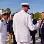 Sul Informação - Marinha assenta âncoras numa rotunda de Faro