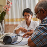 Sul Informação - Há uma equipa que anda pela serra de Silves “à caça” da diabetes entre os idosos