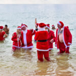Sul Informação - Fotogaleria: Armação de Pêra mergulhou pela solidariedade no Dia de Natal