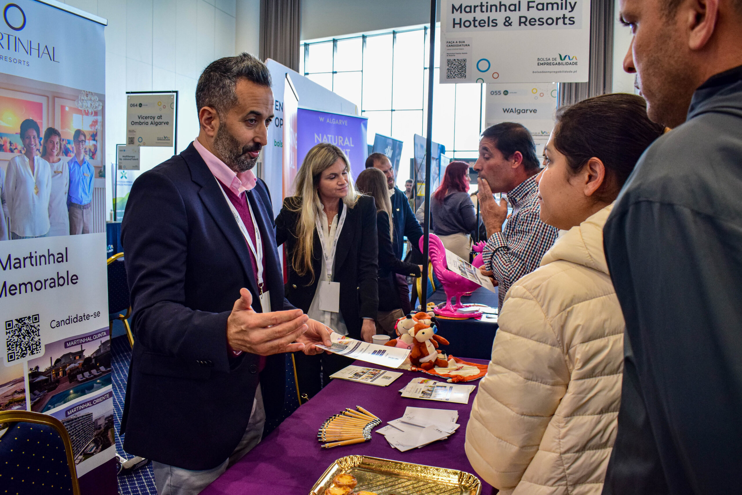 Sul Informação - Mais de 1200 candidatos visitaram a Feira de Emprego no Turismo em Vilamoura
