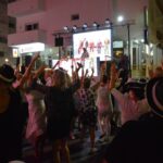Sul Informação - Noite Black & White levou um mar de gente a Carvoeiro [fotogaleria]