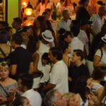 Sul Informação - Noite Black & White levou um mar de gente a Carvoeiro [fotogaleria]