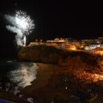 Sul Informação - Noite Black & White levou um mar de gente a Carvoeiro [fotogaleria]