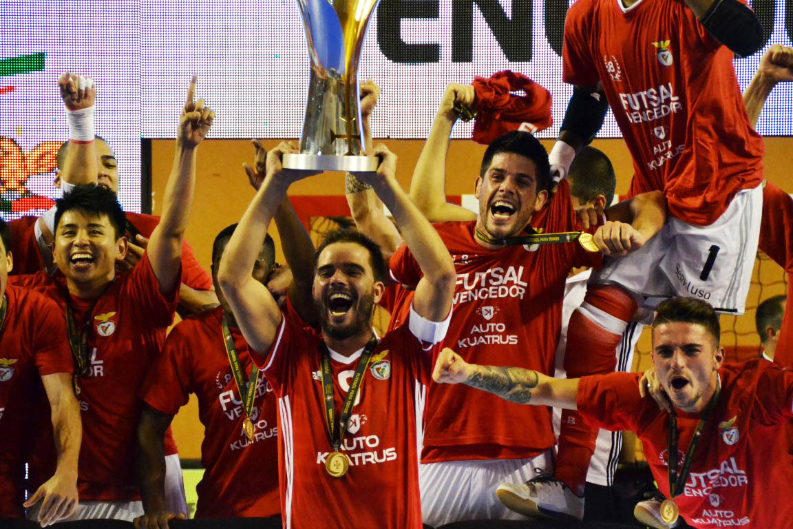 Sul Informação - Endiabrado Elisandro dá vitória ao Benfica na Supertaça de Futsal (com fotos)