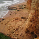 Sul Informação - Derrocada de arriba na Praia do Vau não causou prejuízos [com fotos]