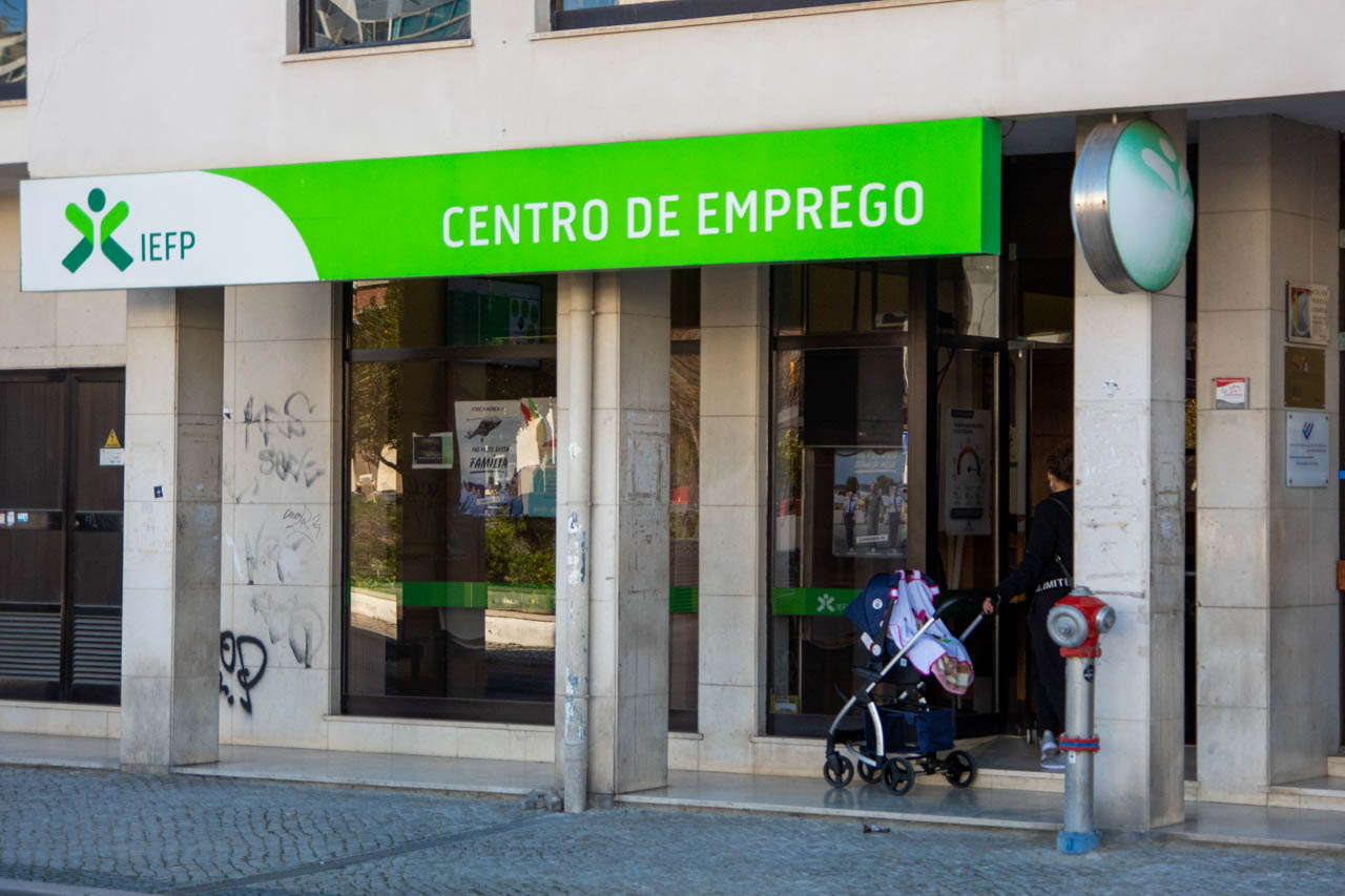Sul Informação - Algarve é a única região de Portugal Continental onde aumentou o desemprego em Novembro