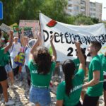 Sul Informação - Desfile Académico regressou às ruas de Faro com homenagem aos profissionais de saúde