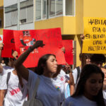 Sul Informação - “Estudar onde não consigo viver”: Falta de habitação marca Desfile do Caloiro