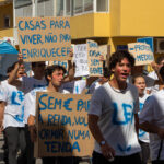 Sul Informação - “Estudar onde não consigo viver”: Falta de habitação marca Desfile do Caloiro