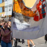 Sul Informação - “Estudar onde não consigo viver”: Falta de habitação marca Desfile do Caloiro