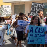 Sul Informação - “Estudar onde não consigo viver”: Falta de habitação marca Desfile do Caloiro