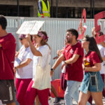 Sul Informação - “Estudar onde não consigo viver”: Falta de habitação marca Desfile do Caloiro