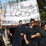 Sul Informação - Desfile do Caloiro com ambiente de enterro em protesto contra limitações à praxe (com fotos)