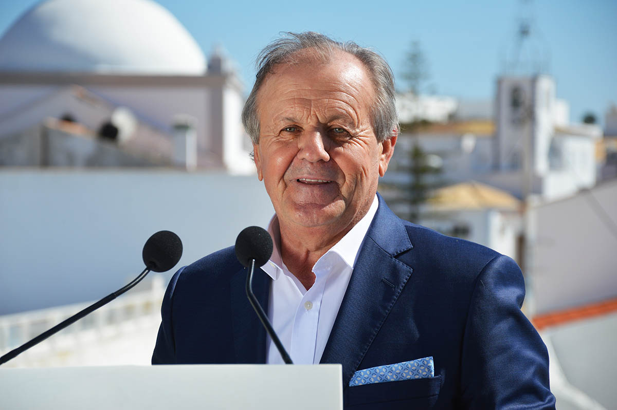 Sul Informação - Desidério lança candidatura que «não é contra ninguém», é «por Albufeira»