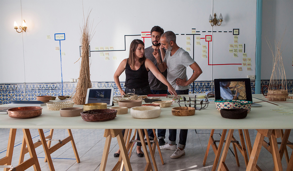 Sul Informação - Exposição «Designers de Loulé» marca encontro entre artesãos e designers nas montras da cidade