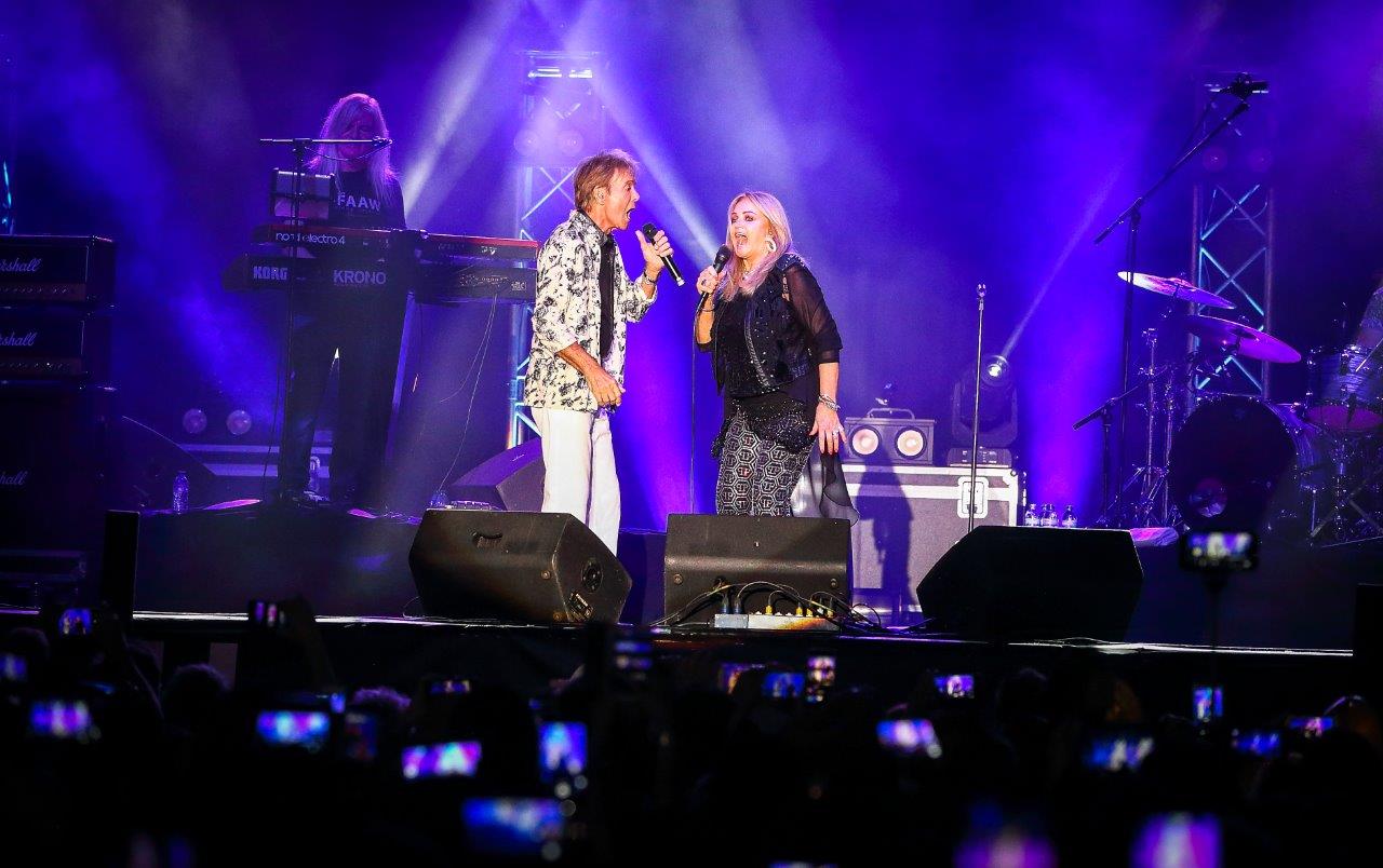 Sul Informação - Bonnie Tyler atuou perante 40 mil em Albufeira e nem Cliff Richard faltou [com fotos]