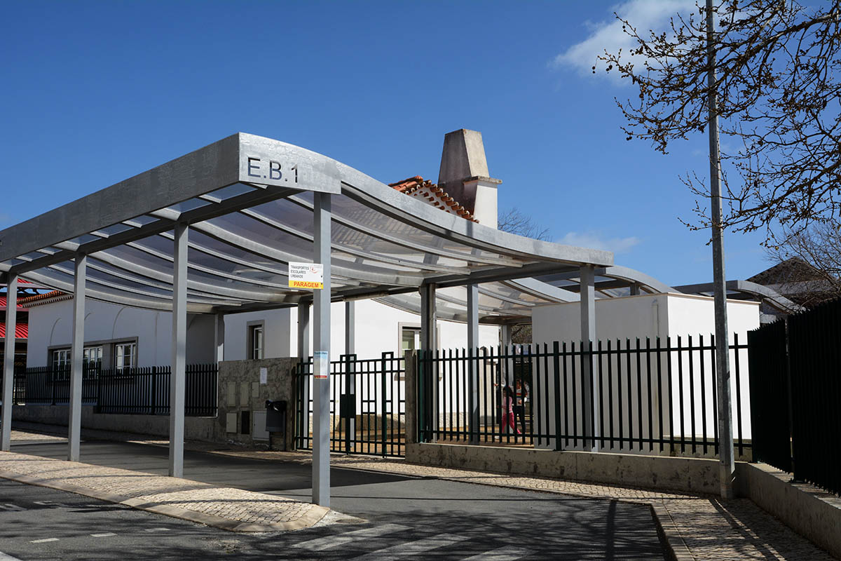 Sul Informação - Câmara de Almodôvar distribui iogurtes e fruta às crianças das escolas