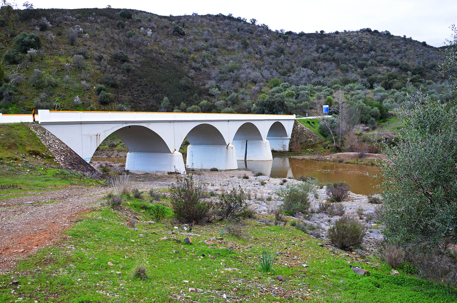 Sul Informação - Obras em pontes da EN122 condicionam trânsito no concelho de Alcoutim