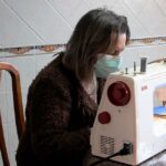 Sul Informação - Costureiras de Castro Marim fabricam material de proteção em vez de trajes medievais