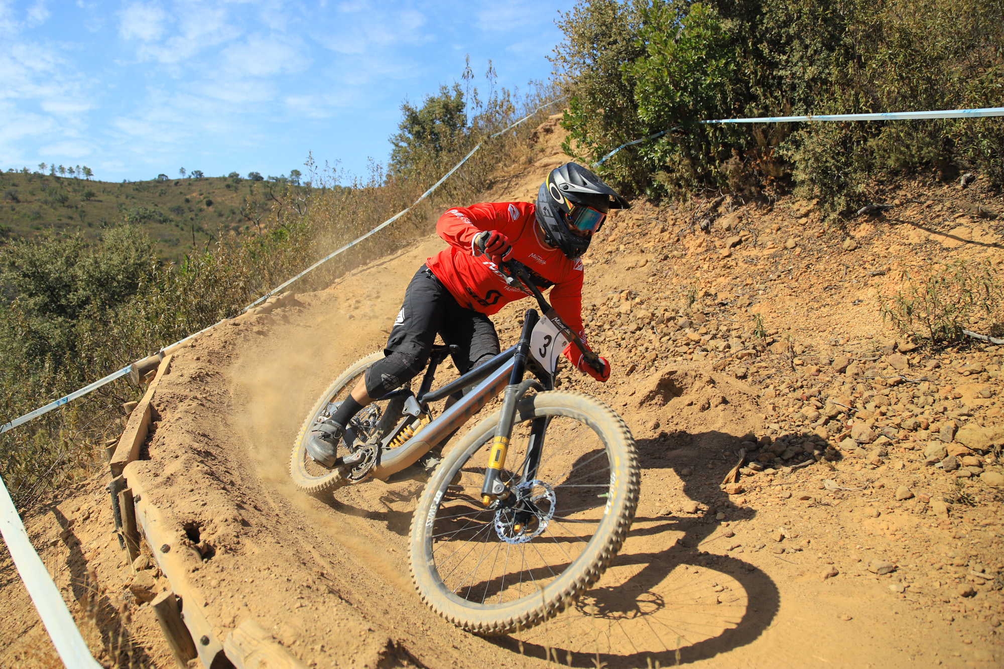 Sul Informação - Emanuel Pombo e Marta Simões vencem prova de downhill em São Brás