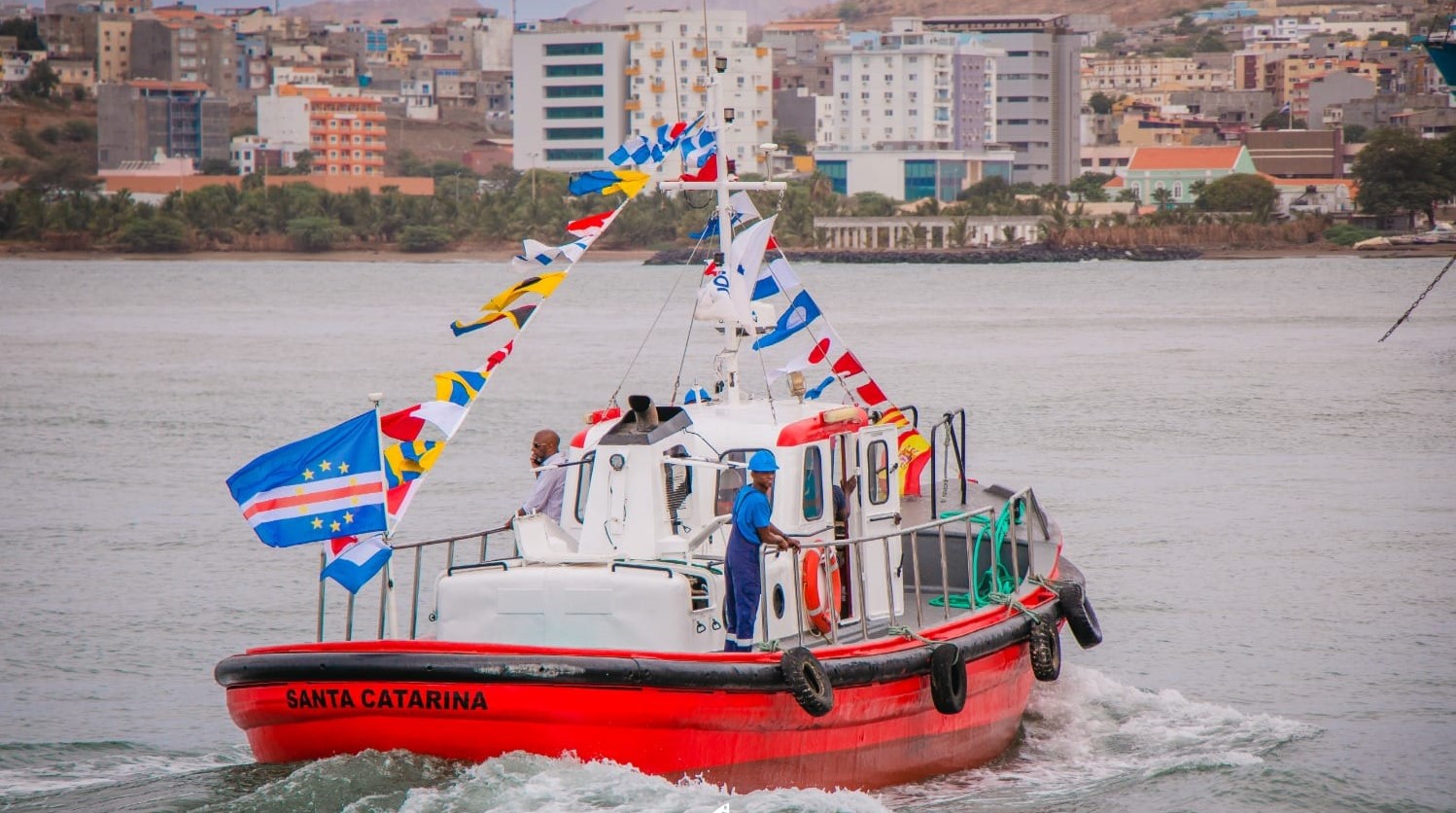 Sul Informação - Porto de Sines faz doação de lancha de pilotagem à Portos de Cabo Verde