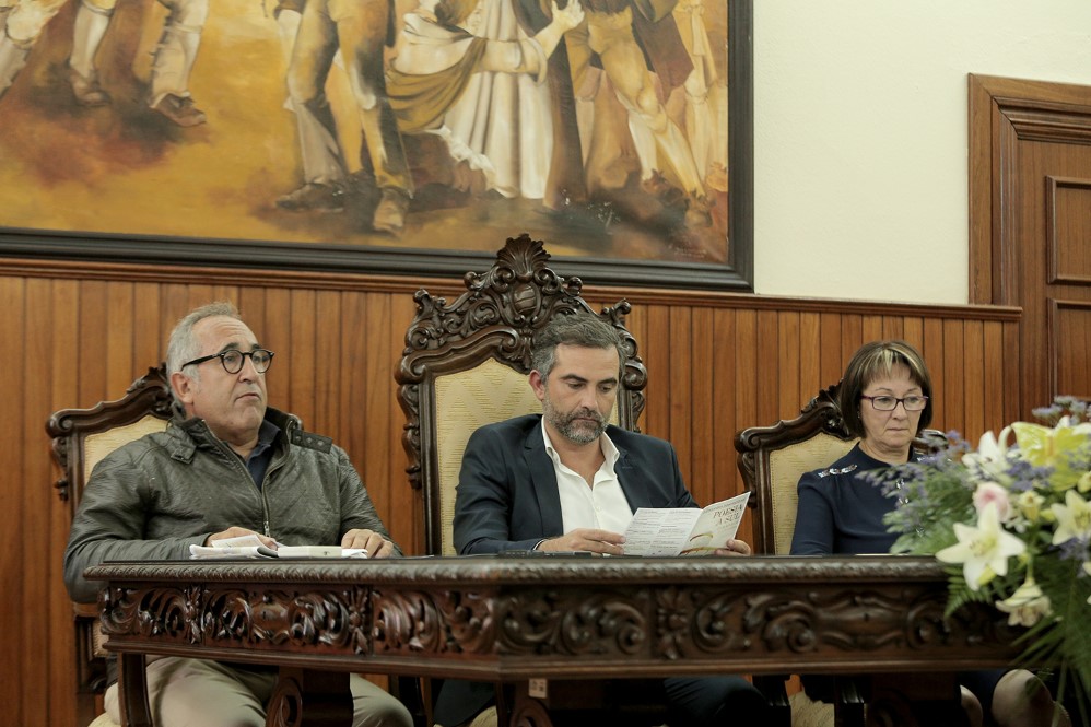 Sul Informação - Poetas do Vietname ao Brasil participam no Encontro Internacional Poesia a Sul em Olhão
