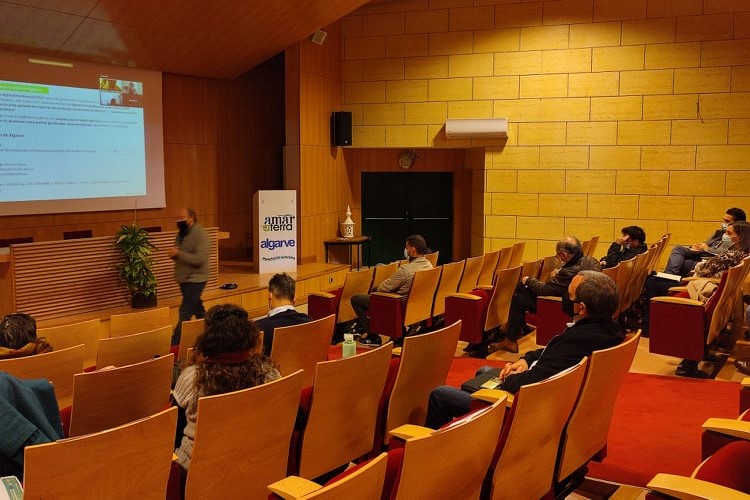 Sul Informação - DRAP Algarve reúne produtores locais para discutir projeto em rede