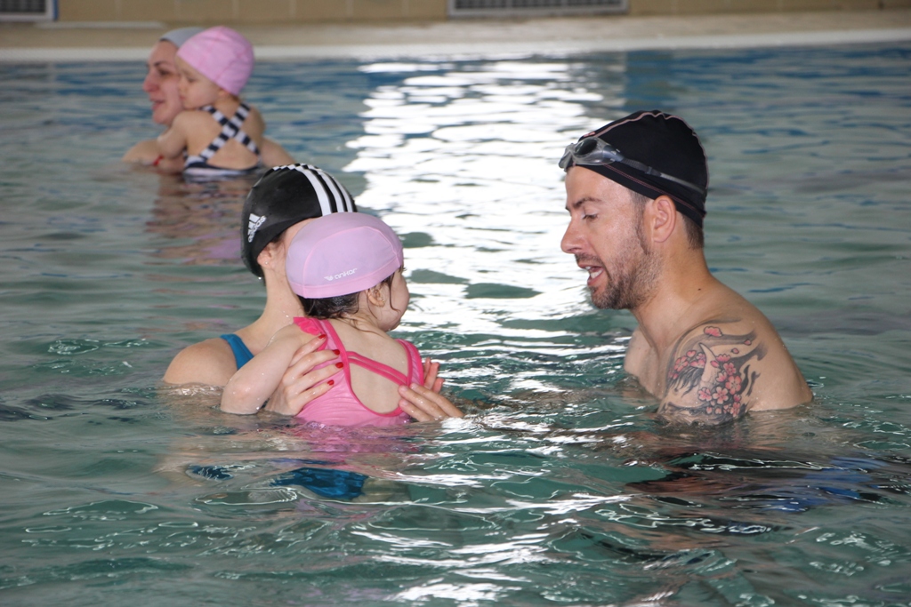 Sul Informação - Bebés de Castro Marim marcam encontro nas piscinas municipais