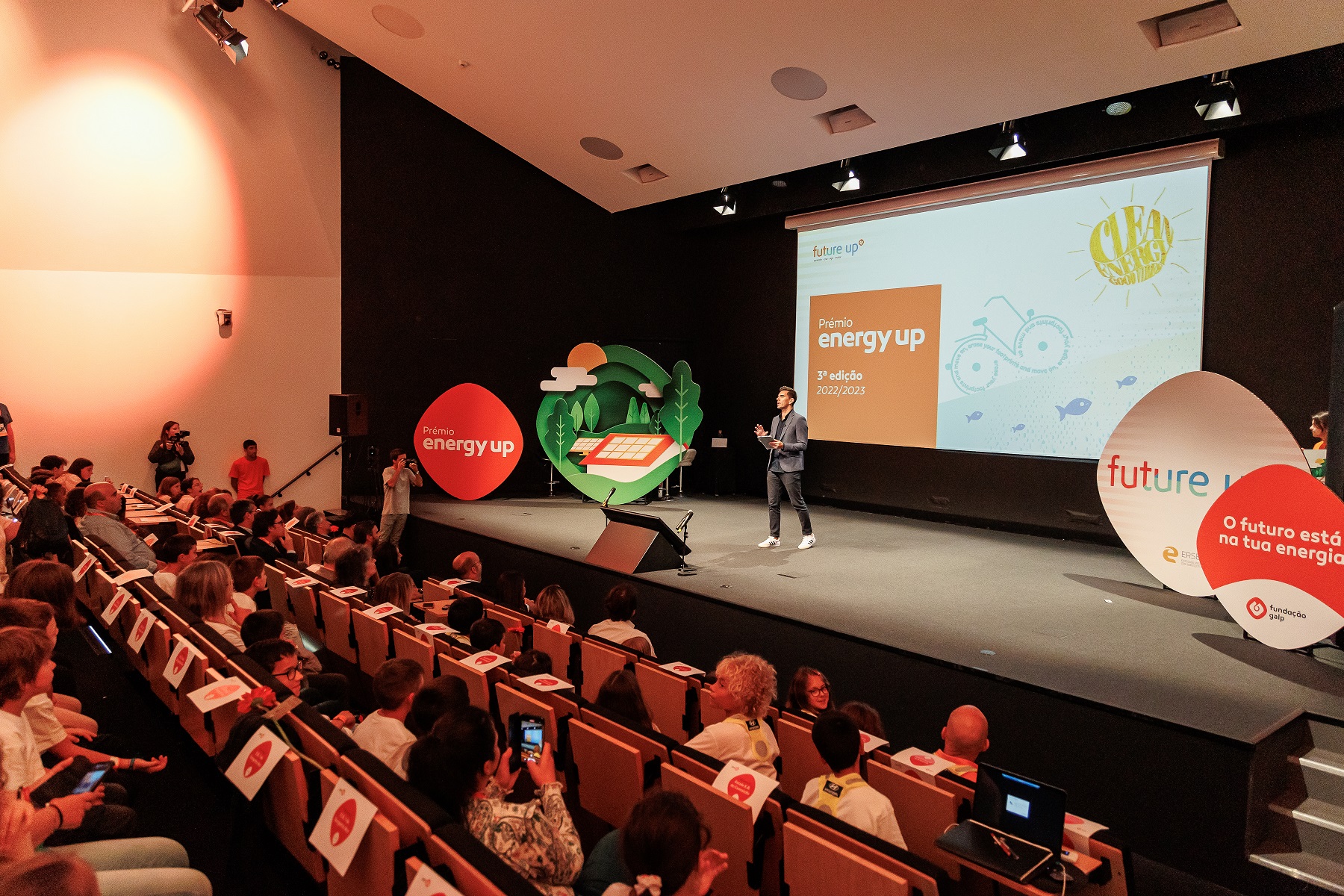 Sul Informação - Escola Básica da Conceição venceu categoria do prémio Energy Up da Fundação Galp