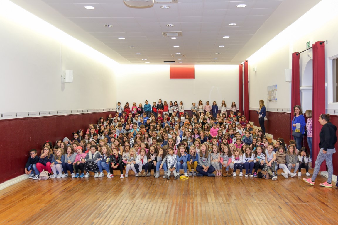 Sul Informação - «Maior coro do país» atua na chegada do Pai Natal a Loulé