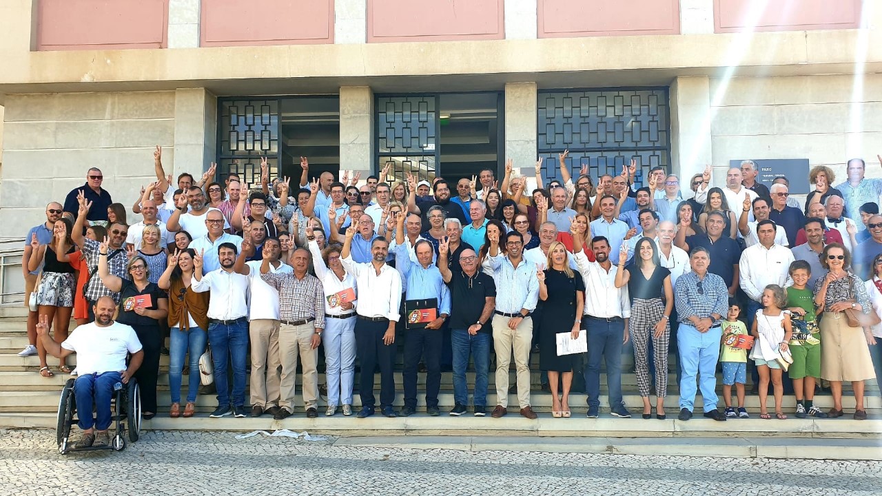 Sul Informação - PSD entrega lista algarvia às Legislativas por entre críticas ao Governo
