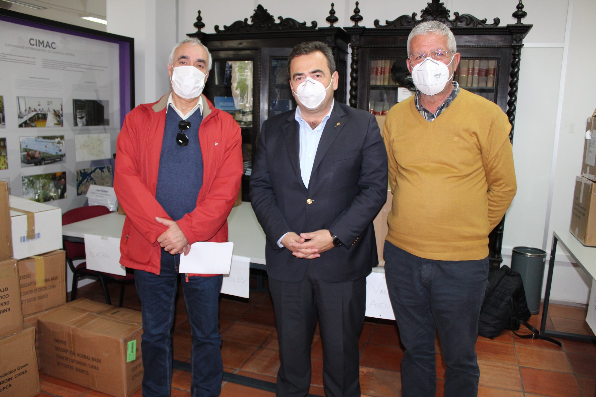 Sul Informação - CIMAC entregou equipamentos de proteção individual aos municípios e IPSS