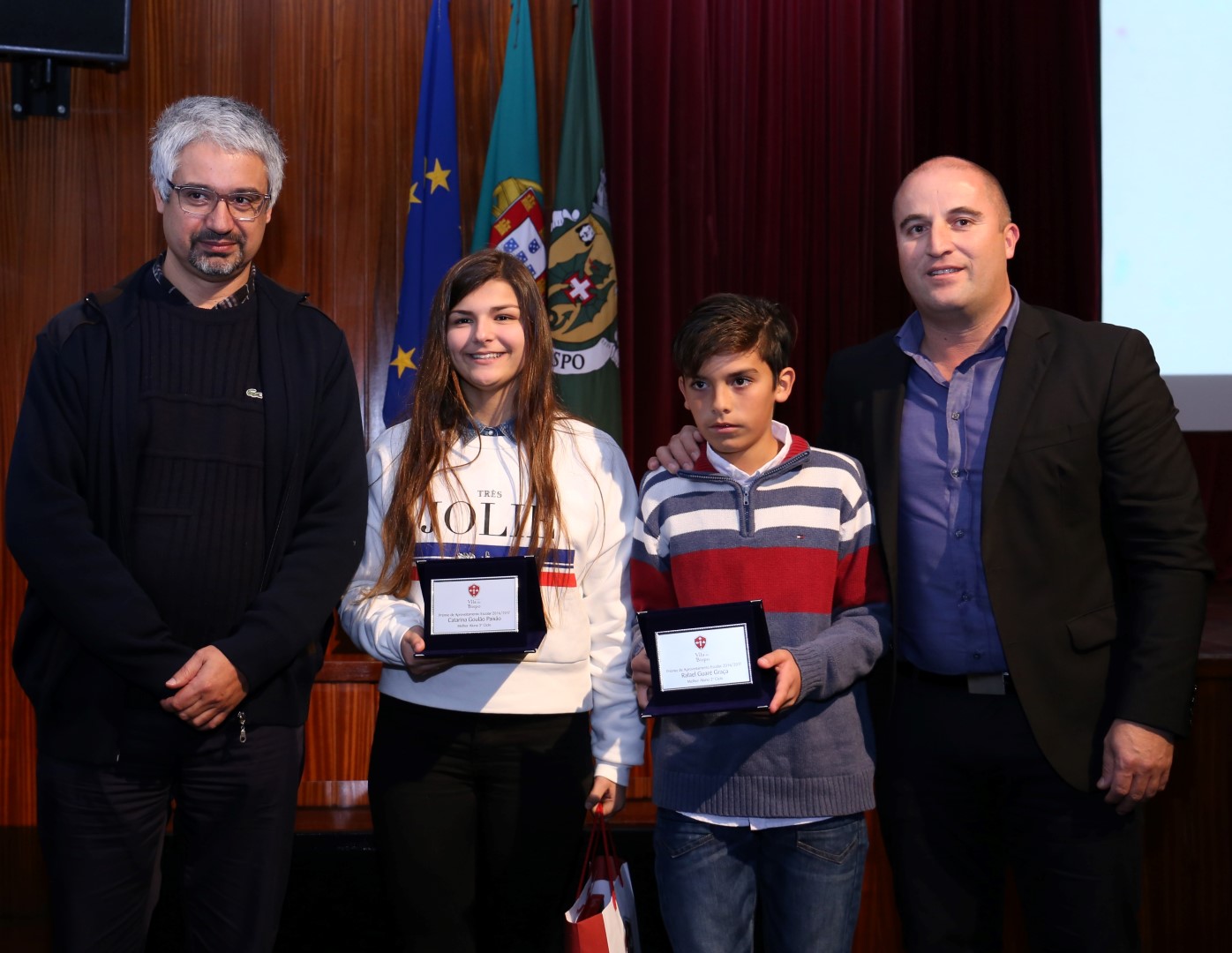 Sul Informação - Câmara de Vila do Bispo deu prémios aos melhores alunos do 6º e 9º ano