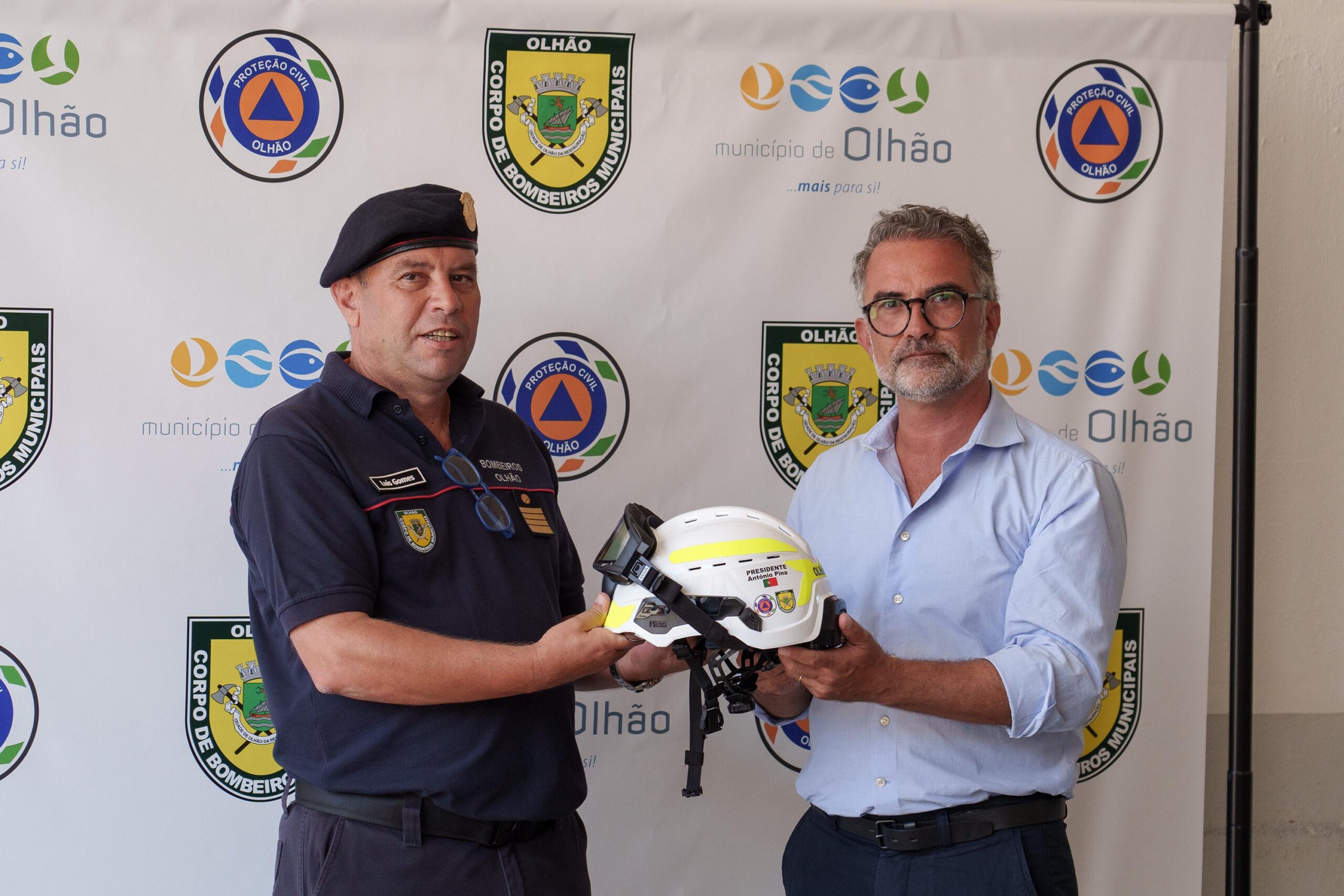 Sul Informação - Bombeiros de Olhão recebem equipamento de proteção «de última geração»