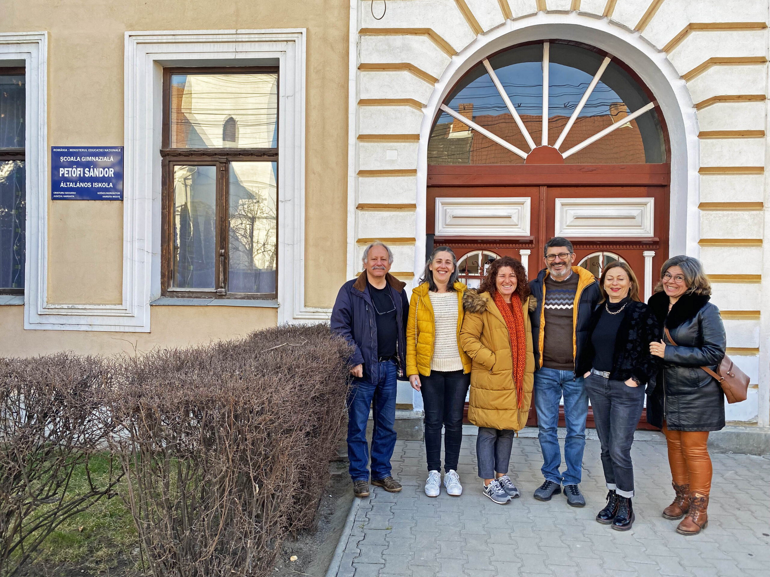 Sul Informação - Professores do Agrupamento de Escolas de Albufeira fizeram viagem de mobilidade Erasmus+ à Roménia